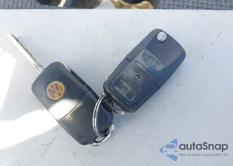 2009 Volkswagen Rabbit S from USA, damaged, VIN WVWAA71K29W042044